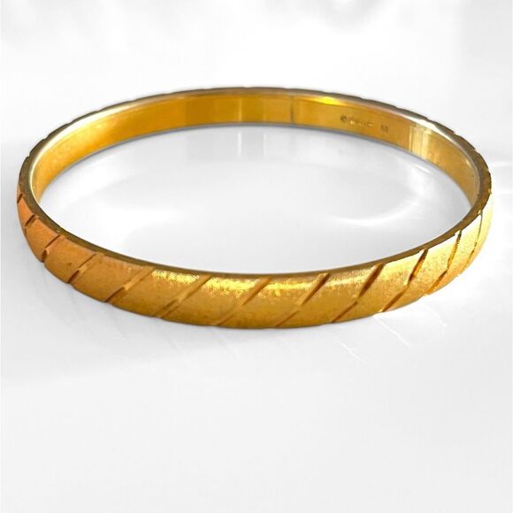 Vintage Monet Diamond Cut Gold Bangle Bracelet - Picture 2 of 4